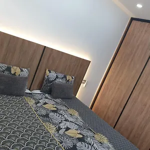 Mareverde F Apartment
